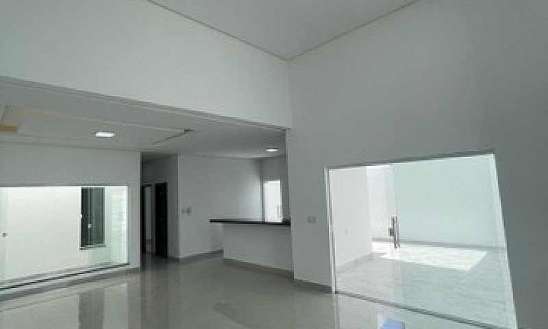 Linda Casa Recém Con...