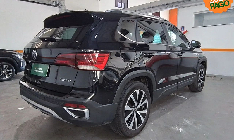 Volkswagen Taos 2023...