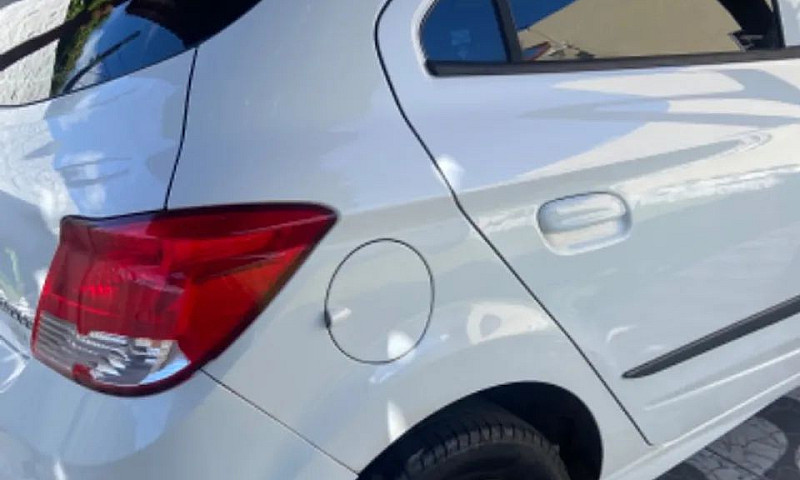 Chevrolet Onix Hatch...