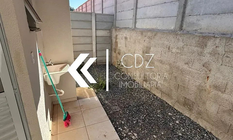 Casa Com 2 Dormitóri...