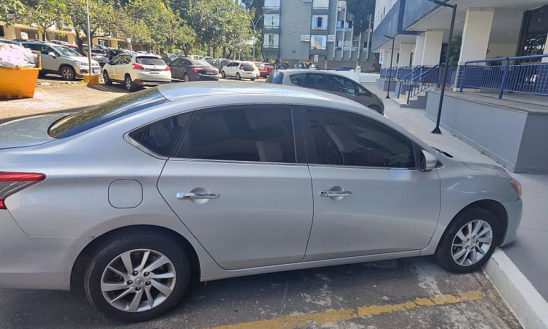 Nissan Sentra Sv 2.0...