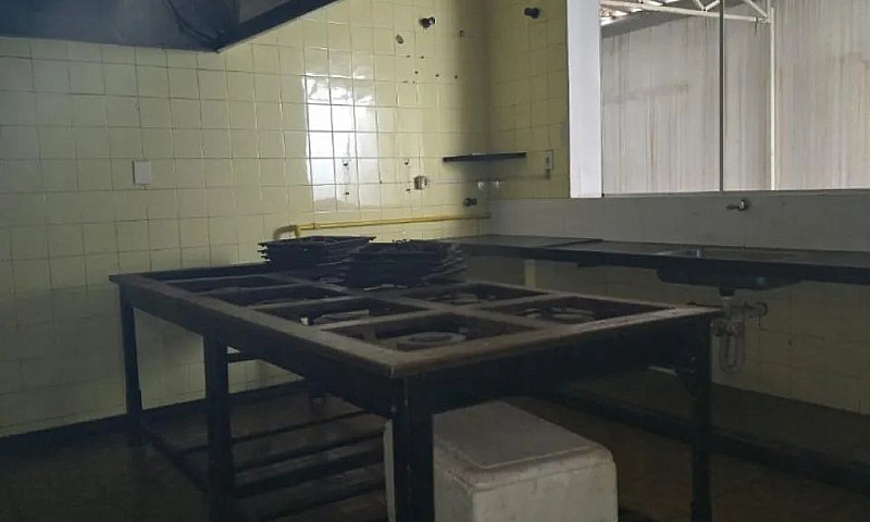 Sobrado Prédio Comer...