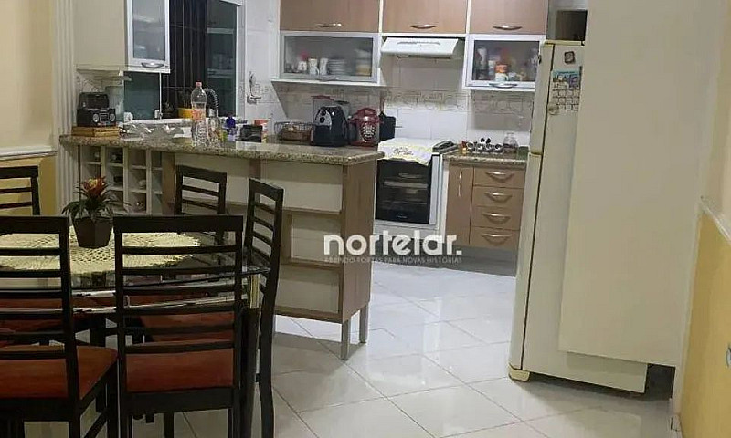 Casa Com 3 Dormitóri...