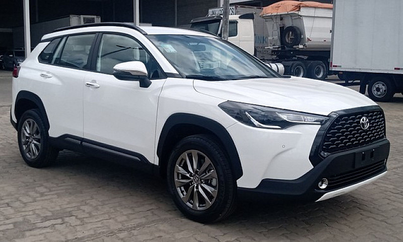 Toyota Corolla Cross...