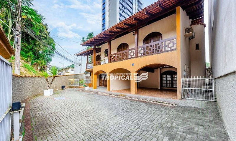 Casa Com 4 Dormitóri...