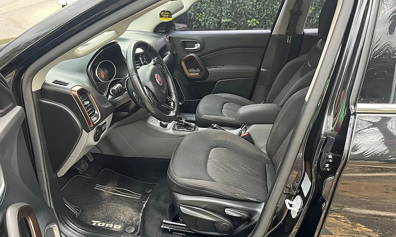 Fiat Toro Volcano 2....