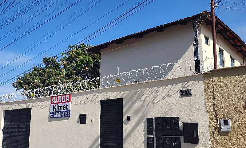 Prédio Com 8 Kitnets...