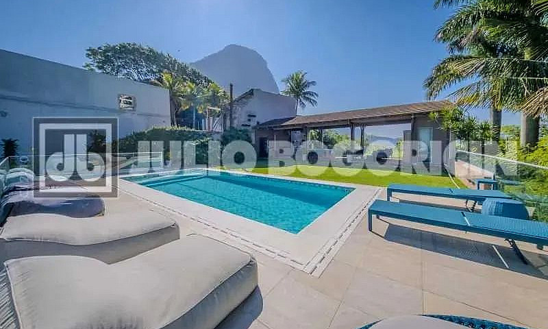 Casa Em Condomínio :...