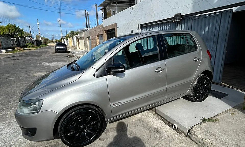 Volkswagen Fox 1.6 M...