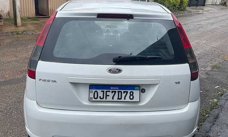 Ford Fiesta Se 1.6 8...