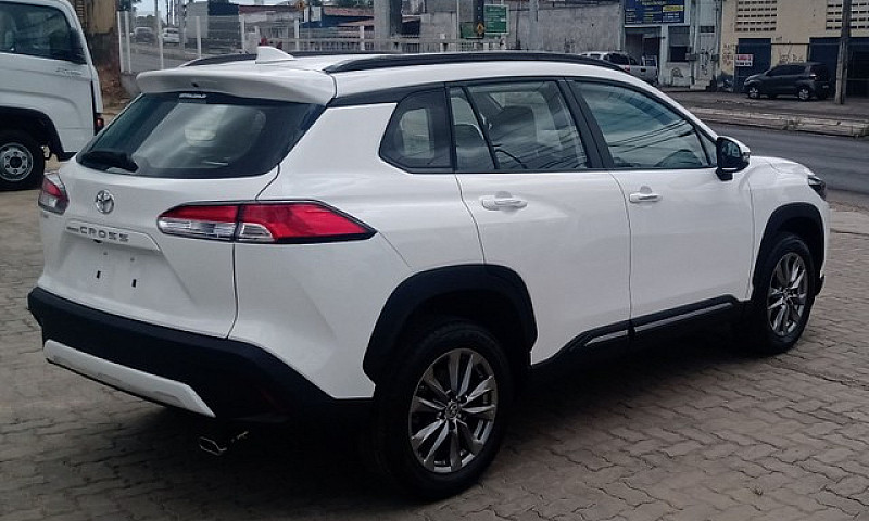 Toyota Corolla Cross...