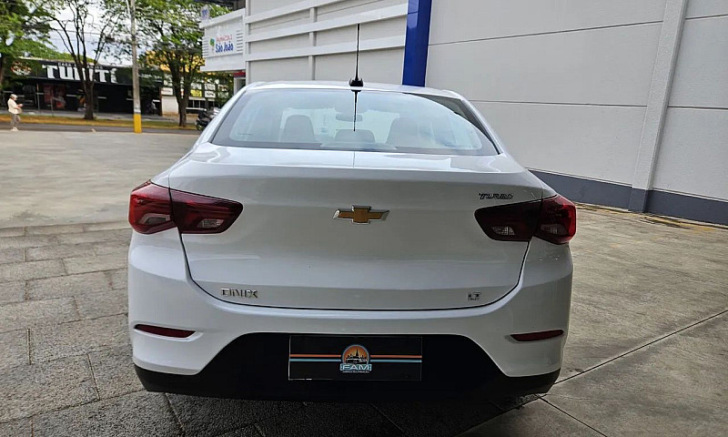 Chevrolet Onix Plus ...