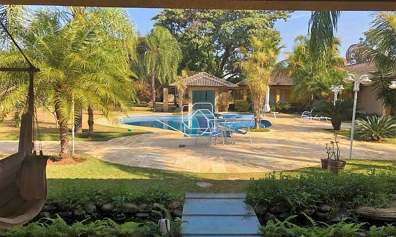 Casa De Condomínio E...