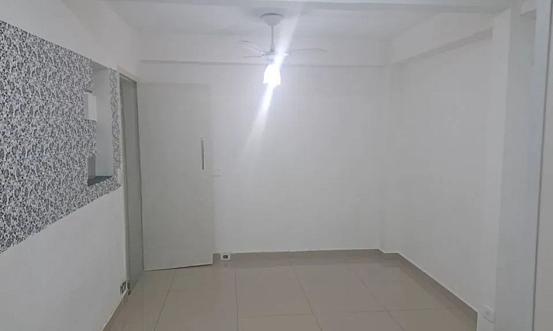 Espaçoso Sobrado Com...