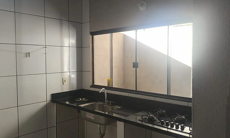 Casa Pequena Com Are...
