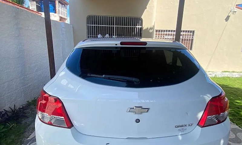 Chevrolet Onix Hatch...