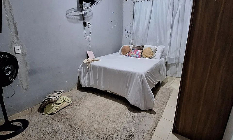 Vendo Essa Casa ...