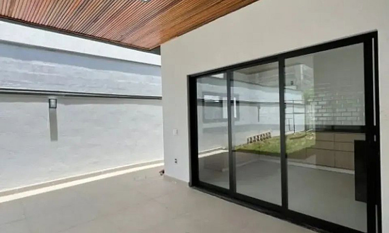 Casa Com 3 Dormitóri...
