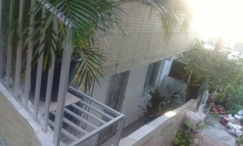 Aluga-Se Uma Casa No...
