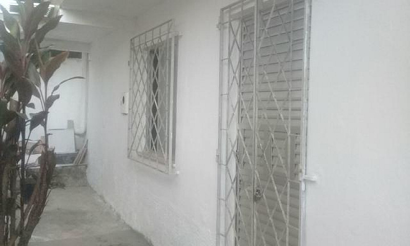 Aluga-Se Uma Casa No...