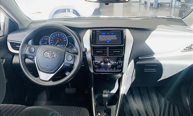 Toyota Yaris 1.5 16V...