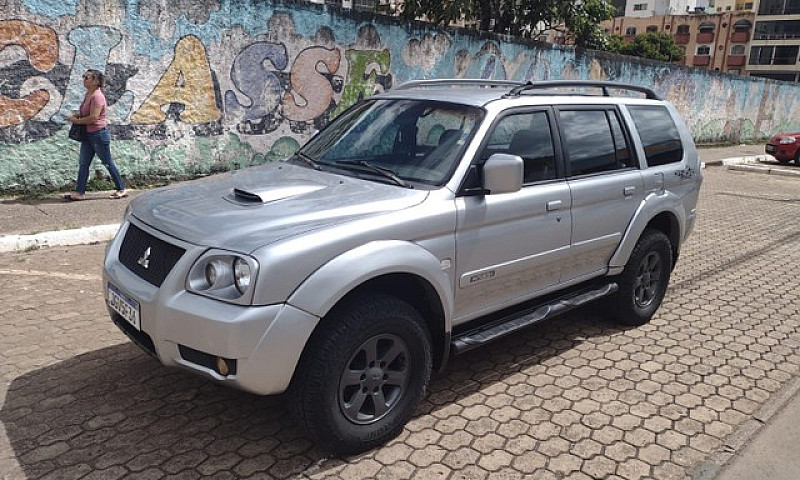 Pajero Sport ...