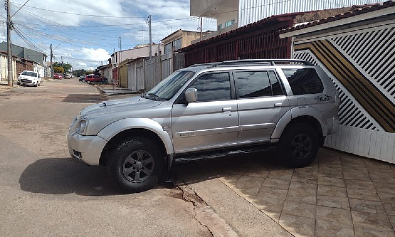 Pajero Sport ...