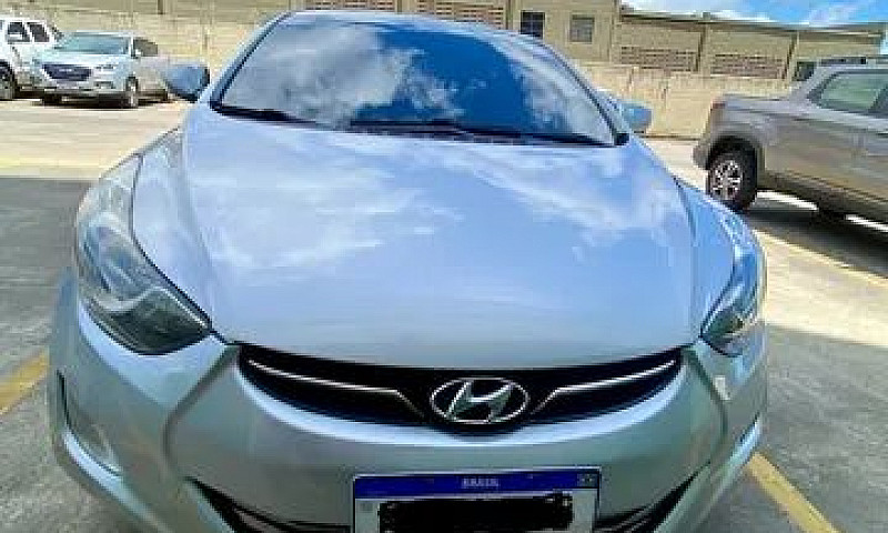 Hyundai Elantra 2012...