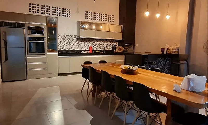 Casa Com 5 Suítes E ...