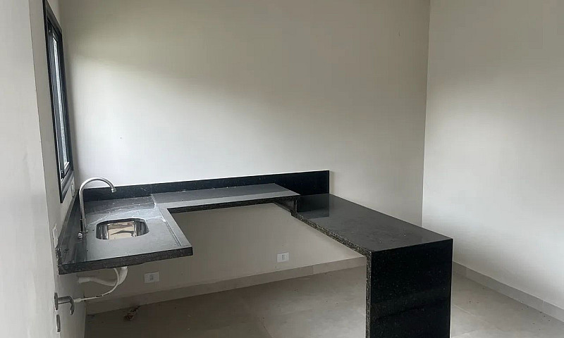 Vendo Casa Assobrada...