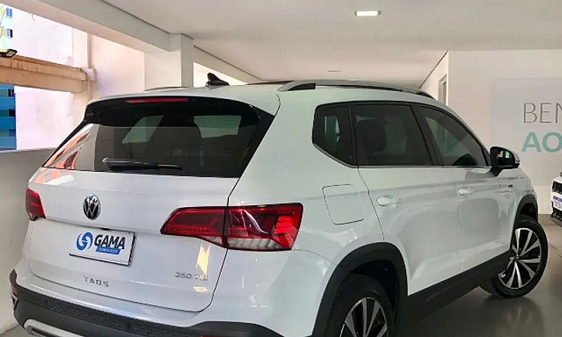 Volkswagen Taos High...