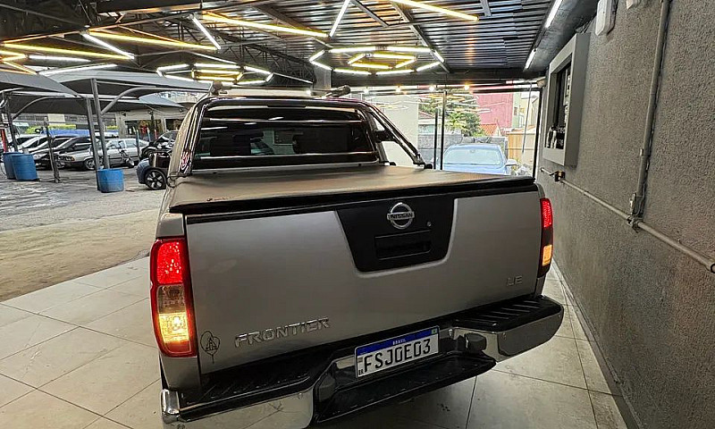 Nissan Frontier Le A...