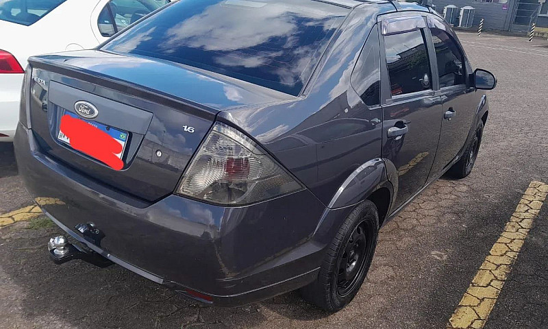 Ford Fiesta Sed. 1.6...
