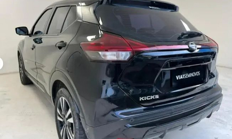 Nissan Kicks Exclusi...