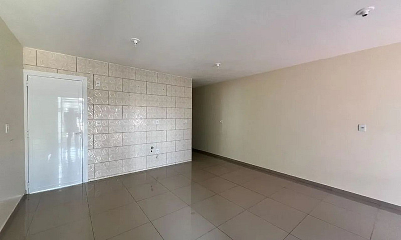 Casa Com 2 Dormitóri...
