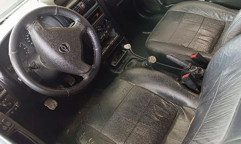 Chevrolet Astra Gl 1...