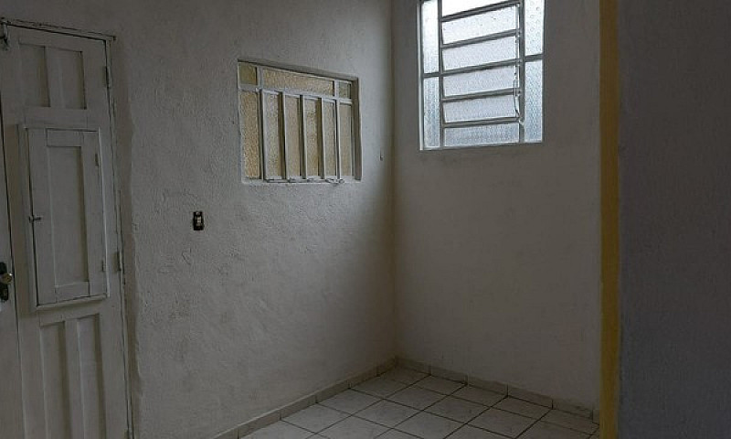 Vendo Casa Com 2 Qua...