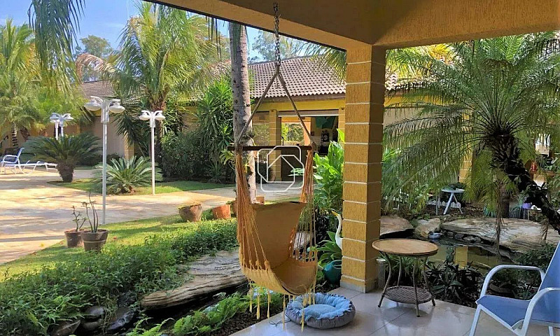 Casa De Condomínio E...