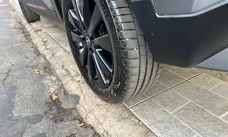 Nissan Kicks Xplay 1...