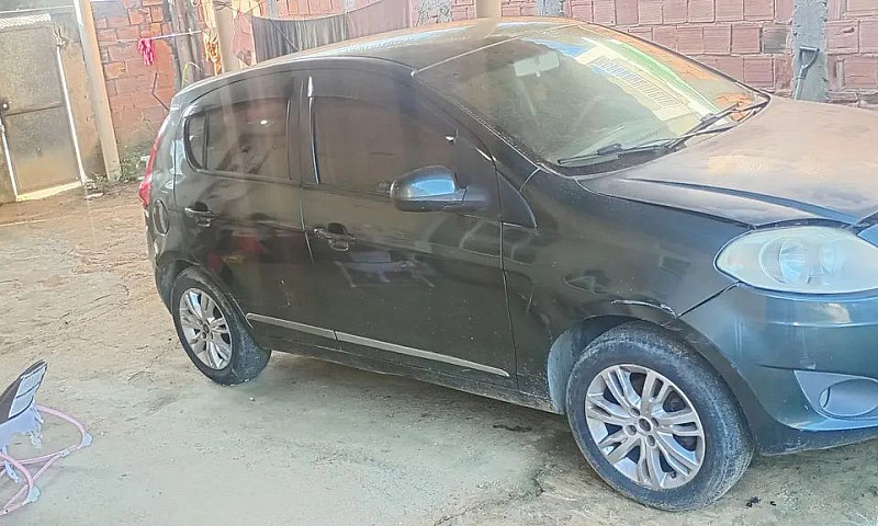 Fiat Palio Essence 1...