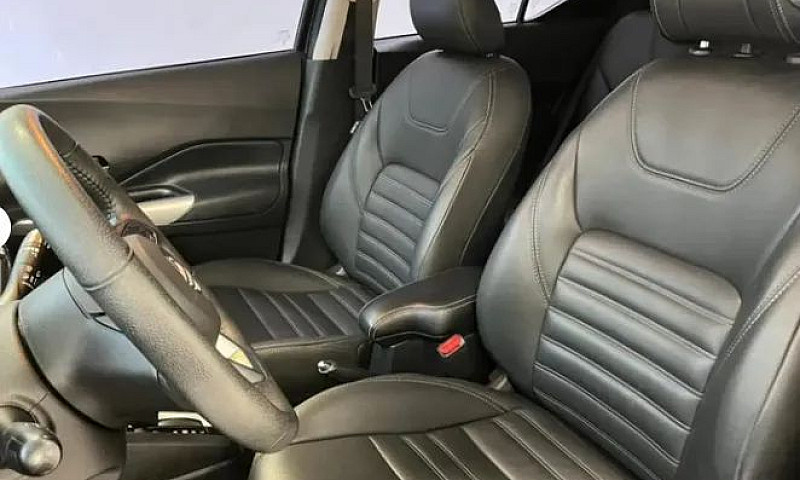 Nissan Kicks Exclusi...