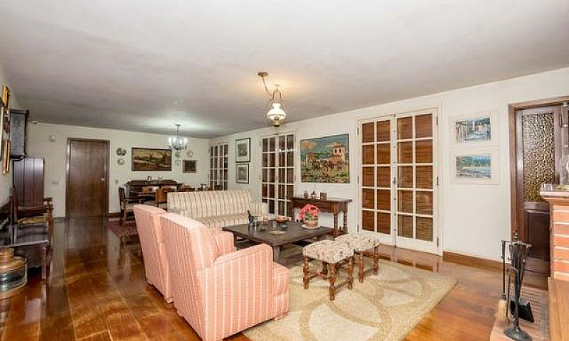 Casa De 504 M², No B...