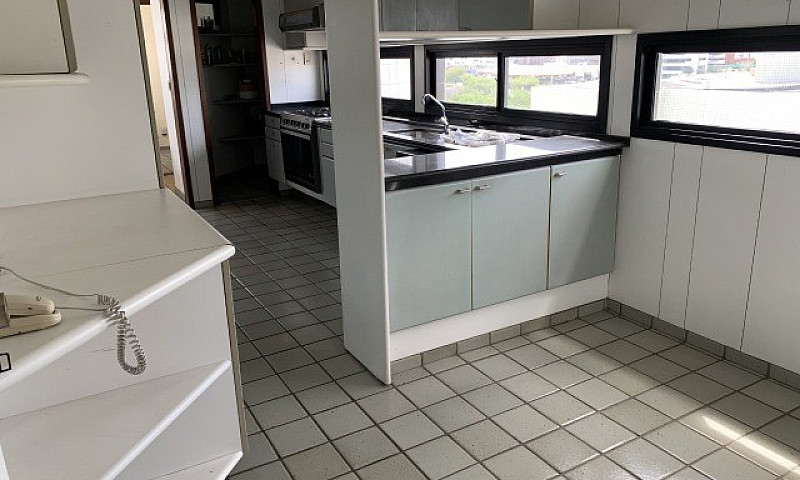 Apartº 300M²- L.nova...