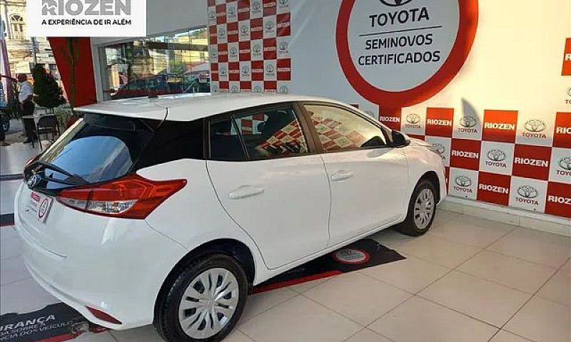 Toyota Yaris 1.3 16V...