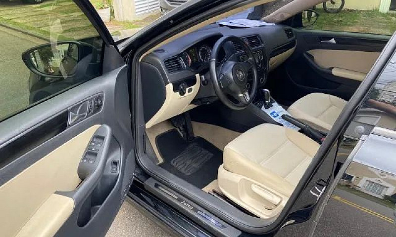 Volkswagen Jetta Com...