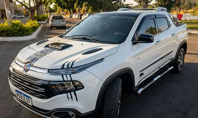 Fiat Toro Volcano 2....