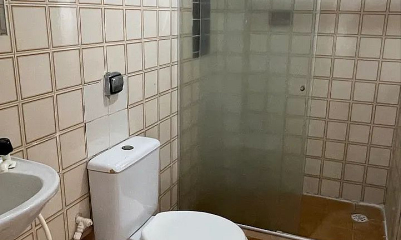 2 Quartos + 1 Revers...
