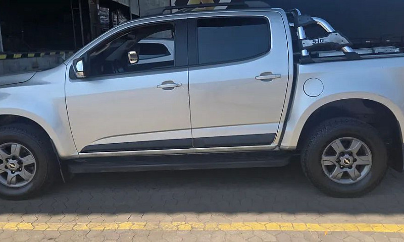 Chevrolet S10 Pick-U...