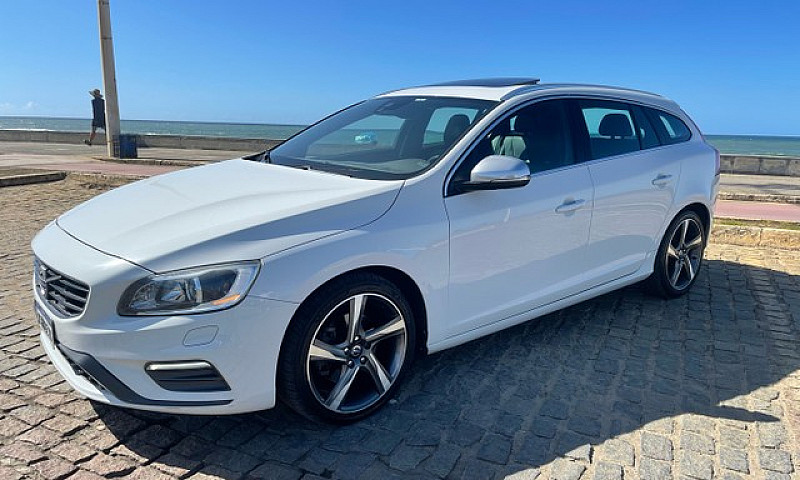 Volvo V60 R-Design...