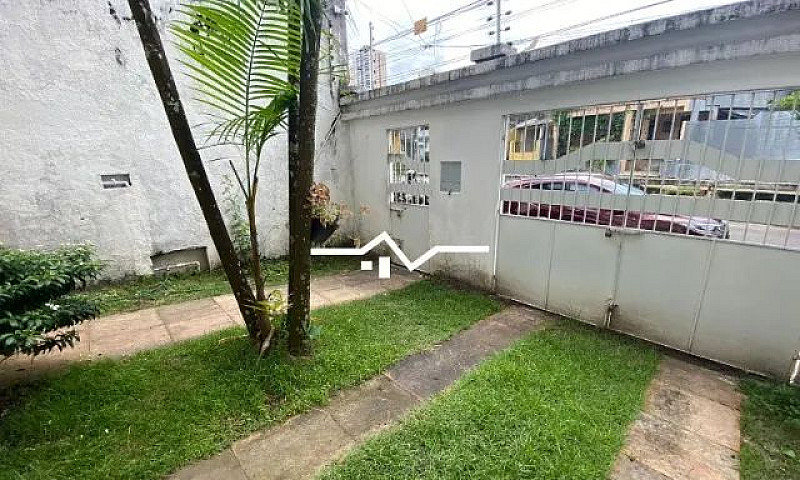 Casa De 525M² Com 4 ...